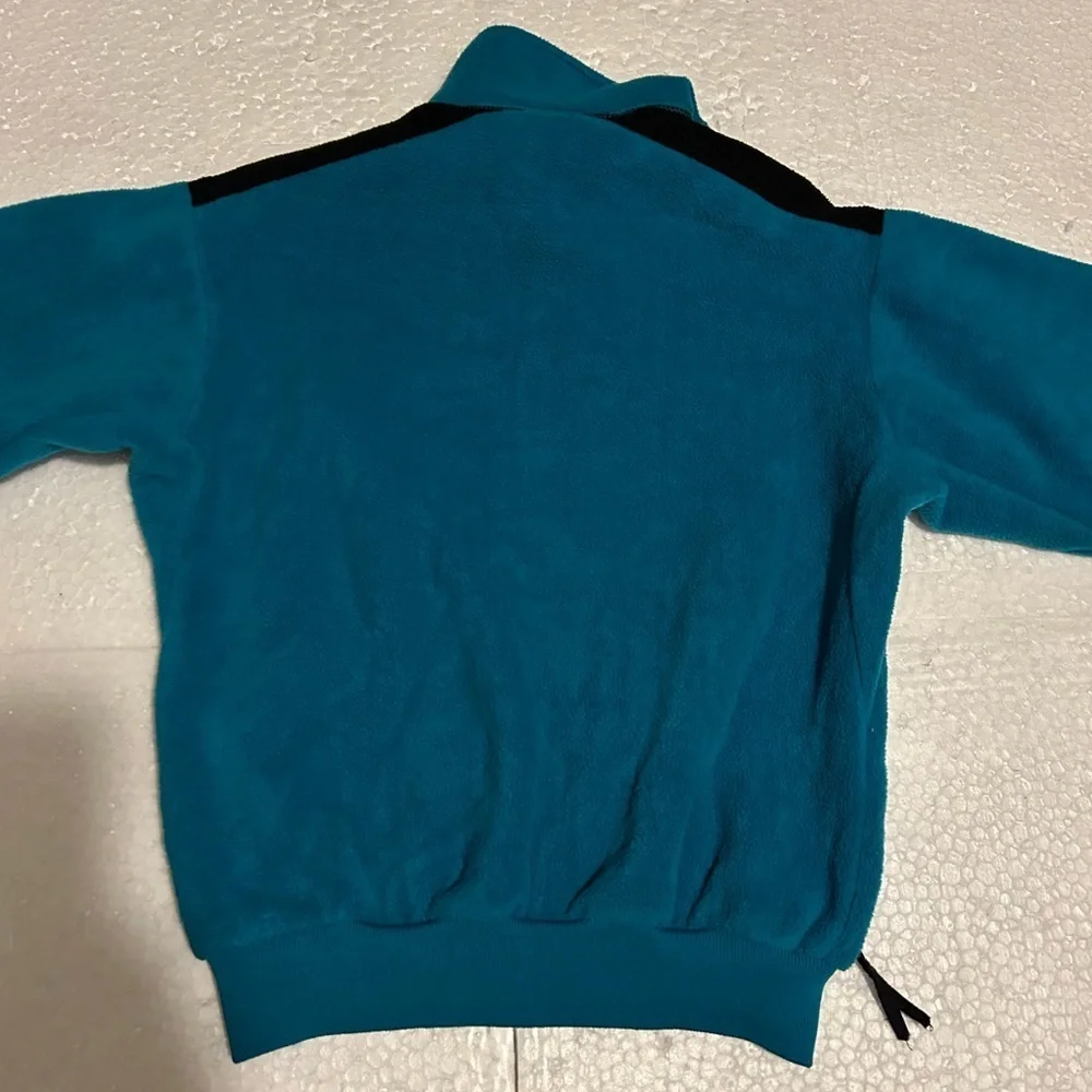 Vintage Woman’s Columbia 90s zip up sweater small